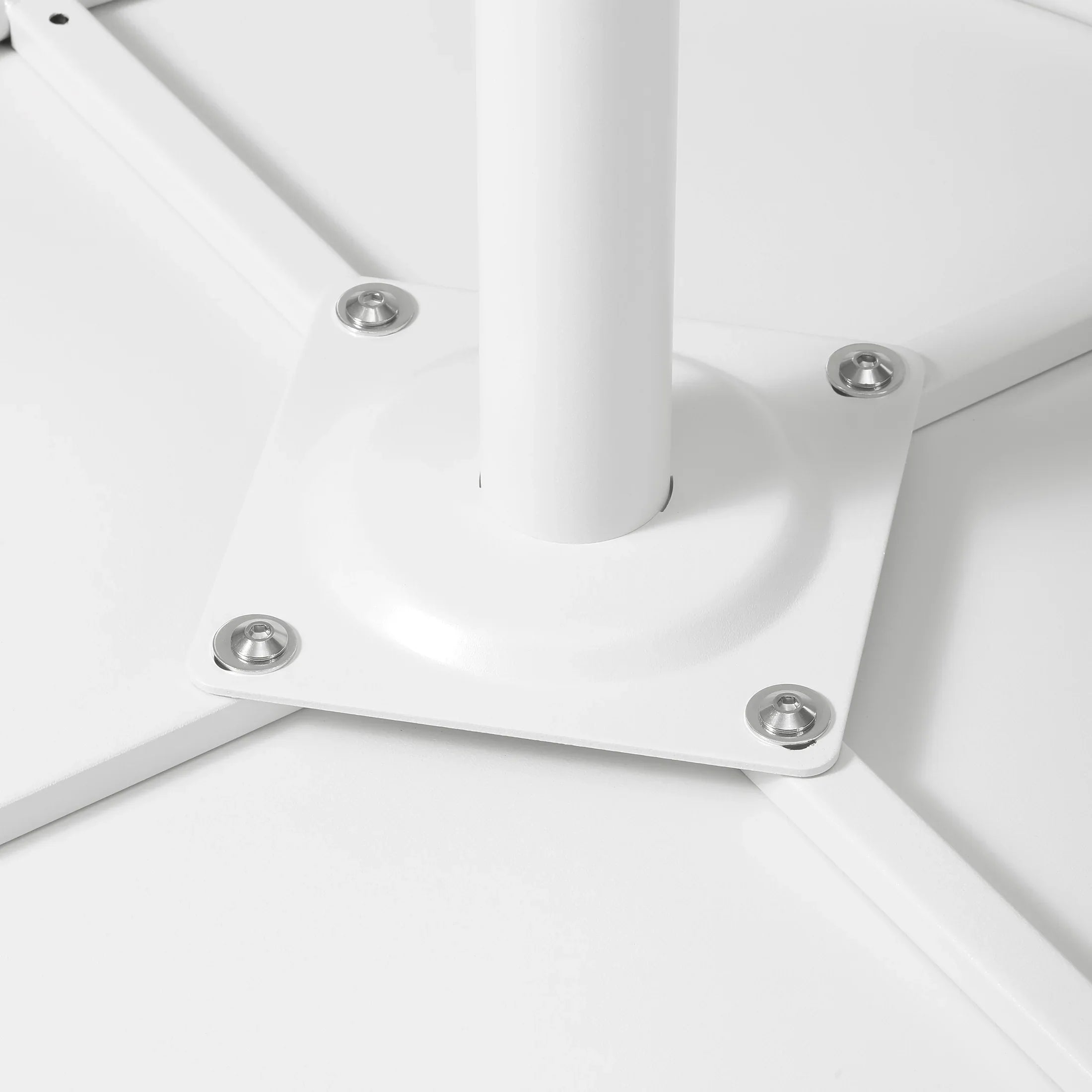 Sunshine 41.25" Adjustable Metal Round Bar Height Table