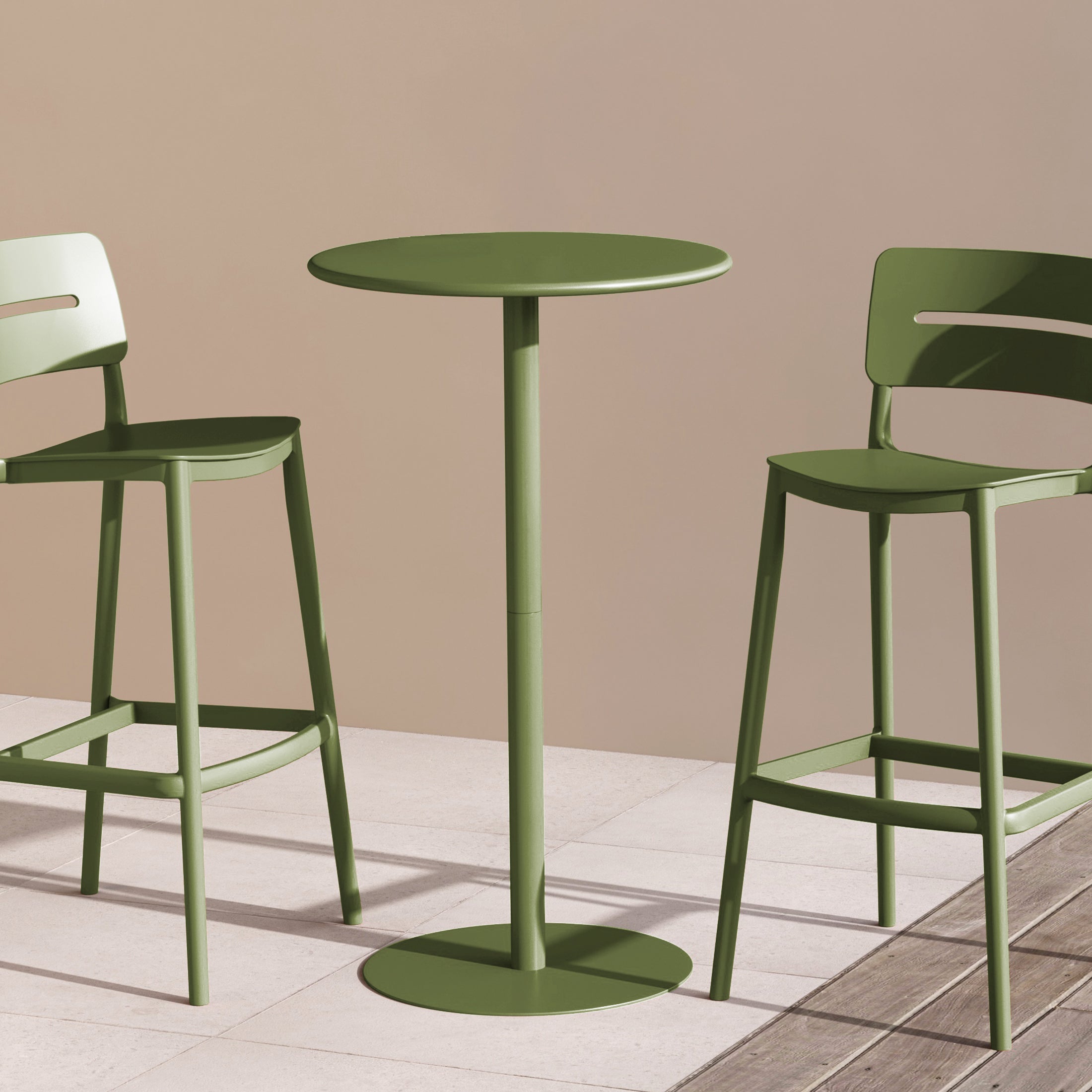 Sunshine 41.25" Adjustable Metal Round Bar Height Table