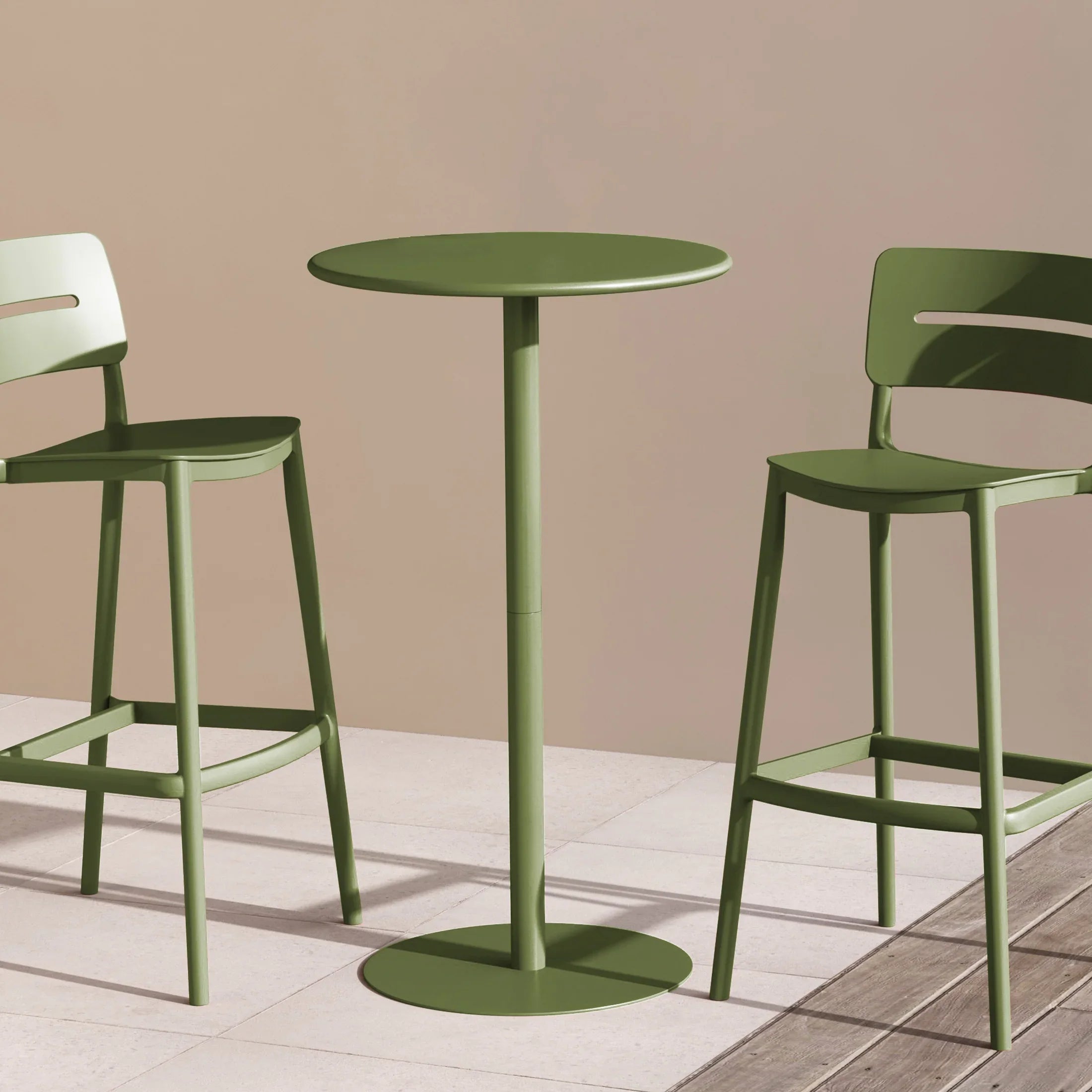 Sunshine 41.25" Adjustable Metal Round Bar Height Table